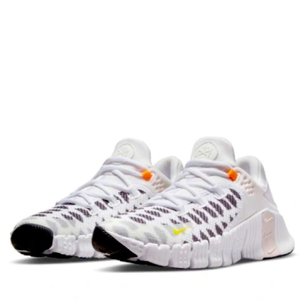 Nike women’s Free Metcon 4  running, athletic rubber shoes size 8.5